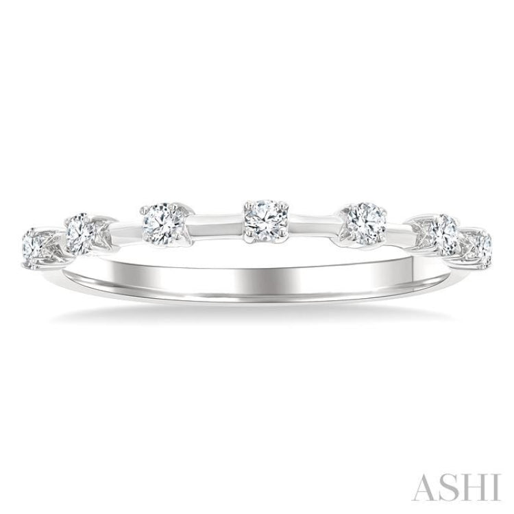 1/5 Ctw Round Cut Diamond Fashion Band in 10K White Gold