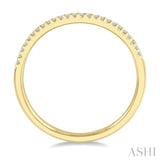 1/10 ctw Arched Center Round Cut Diamond Wedding Band in 14K Yellow Gold