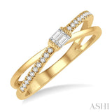 1/6 Ctw Criss-Cross Baguette and Round Cut Diamond Fashion Ring in 14K Yellow Gold