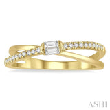 1/6 Ctw Criss-Cross Baguette and Round Cut Diamond Fashion Ring in 14K Yellow Gold